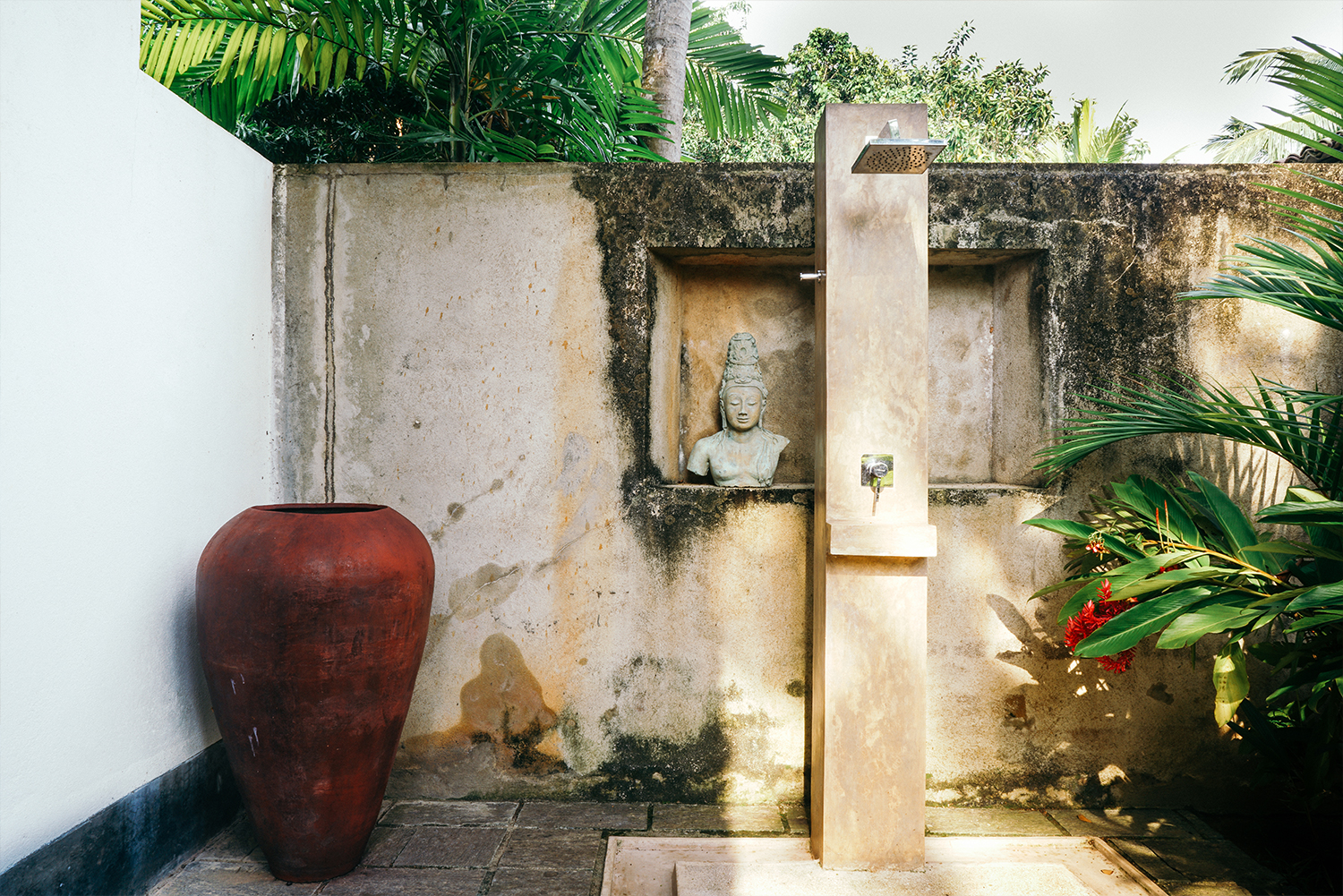 Villa-Kumara-Sri-Lanka-+Greg-Mo-Exterior-Bathroom
